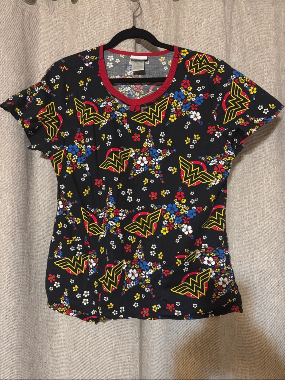 Cherokee Black Wonder Woman Floral Scoop Neck 4 pocket scrub Top